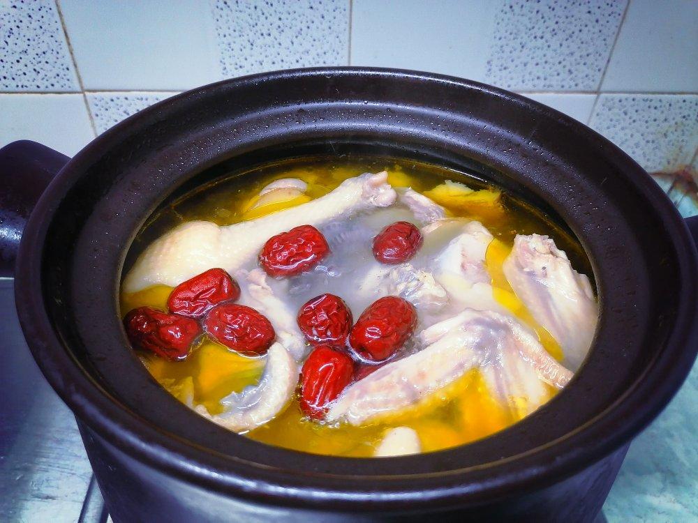 陈子好甜做的红枣鸡汤
