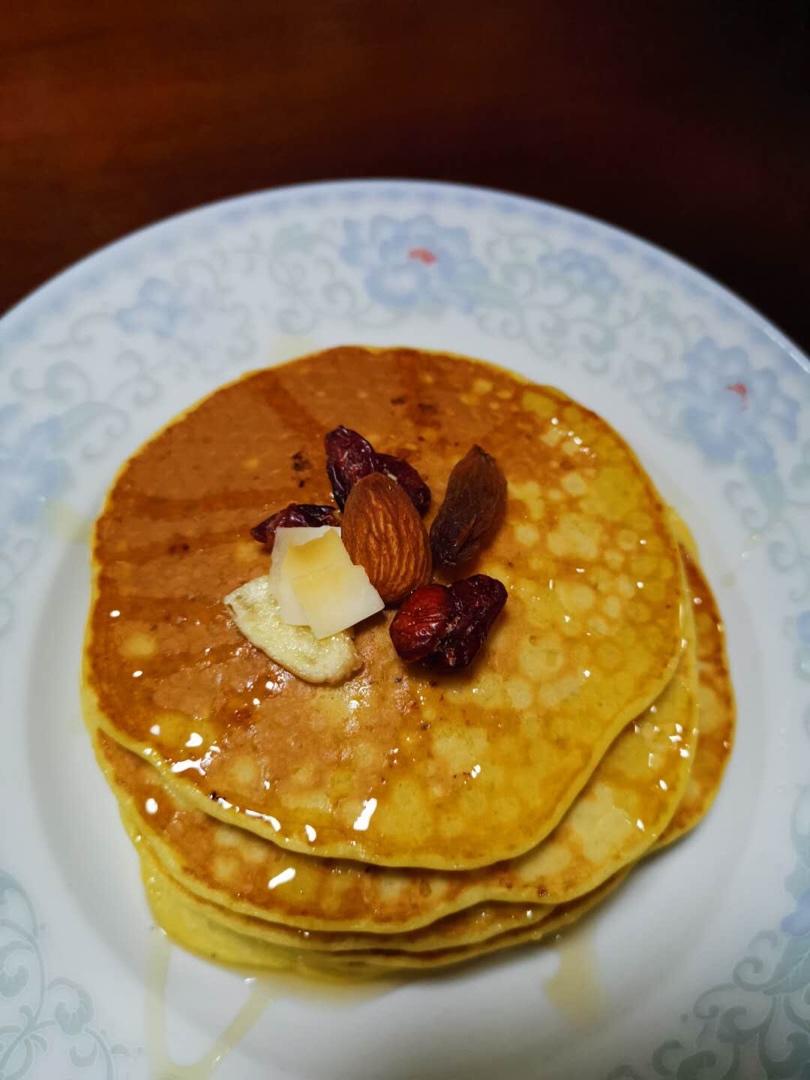 【减脂早餐】无油香蕉松饼（超简单）