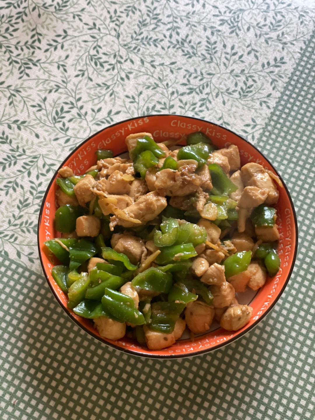 嫩嫩的鸡胸肉炒青椒