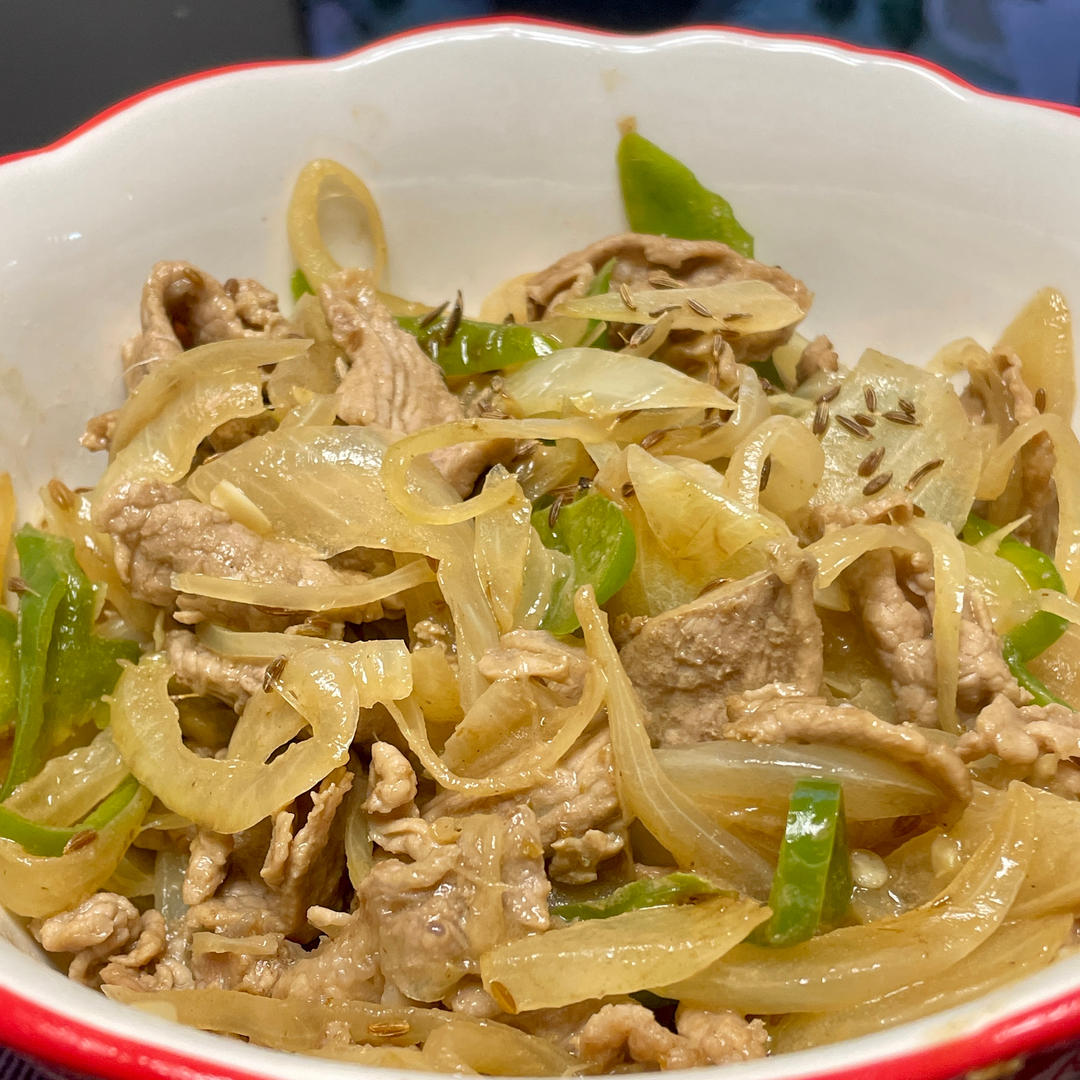 洋葱爆孜然牛肉