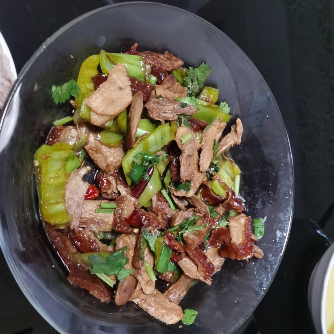 孜然爆炒烤鸭肉（吃剩的烤鸭再利用）