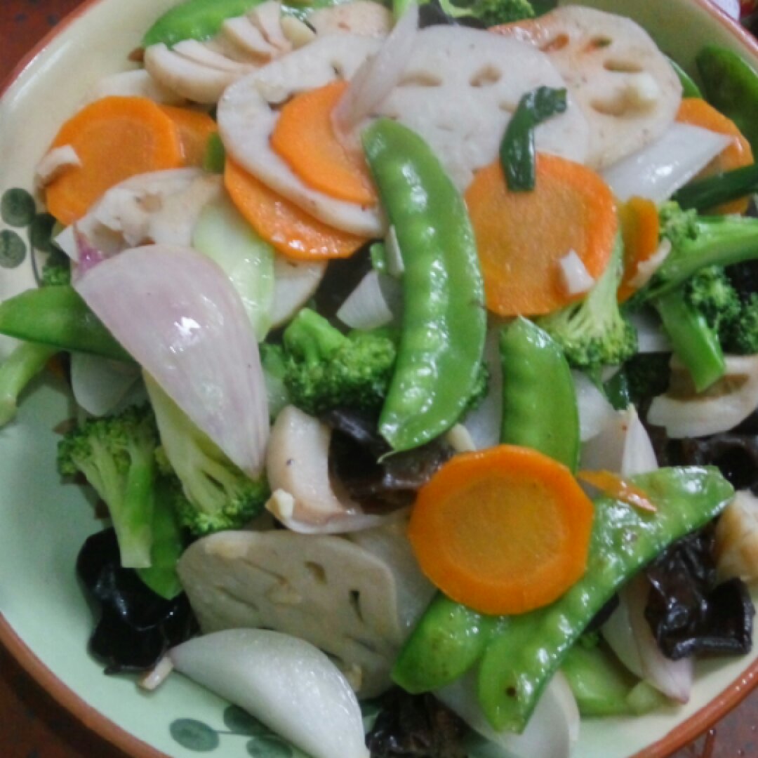 真实如我做的素菜也可以这么美—荷塘小炒