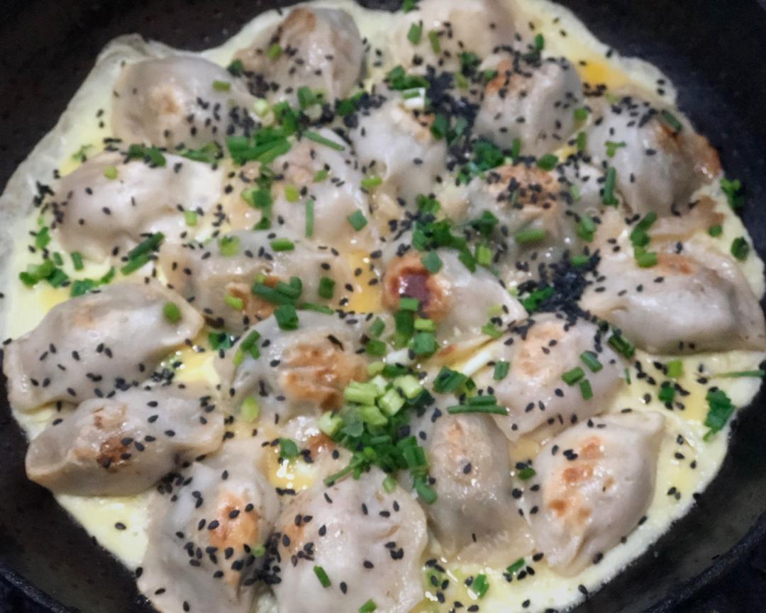 鸡蛋生煎饺子
