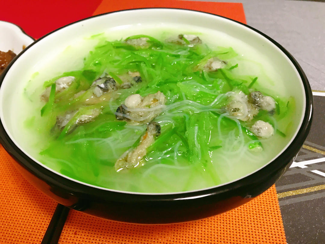 海的这头做的萝卜丝蛎蝗汤