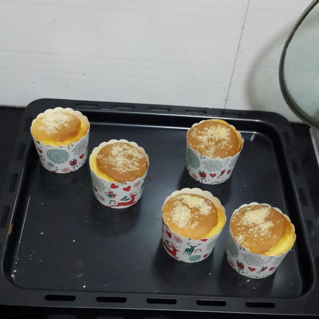 不会回缩的纸杯蛋糕--海氏烤箱定制