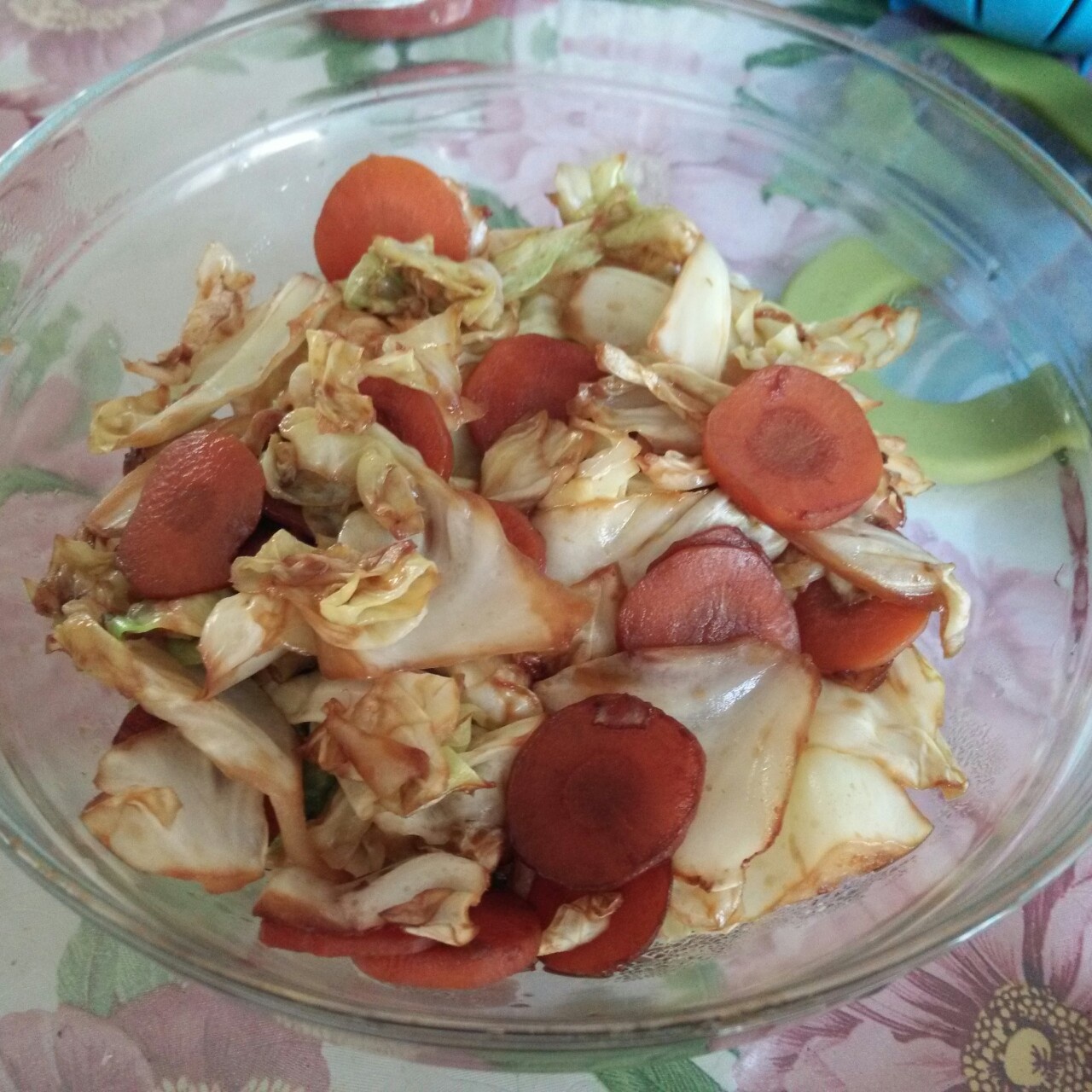 胡萝卜炒圆白菜
