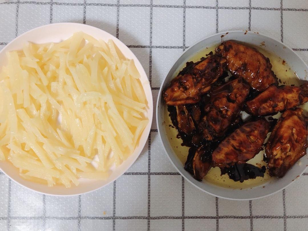 外婆教我的红烧鸡翅·连汤汁都狠好吃！！！