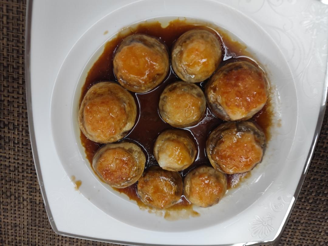 一口爆汁的虾滑酿口蘑