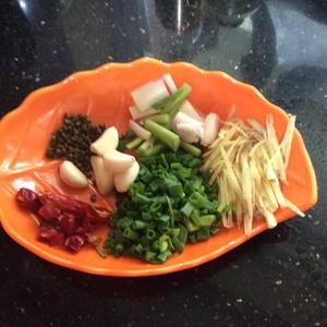 酸菜鱼的做法 步骤4