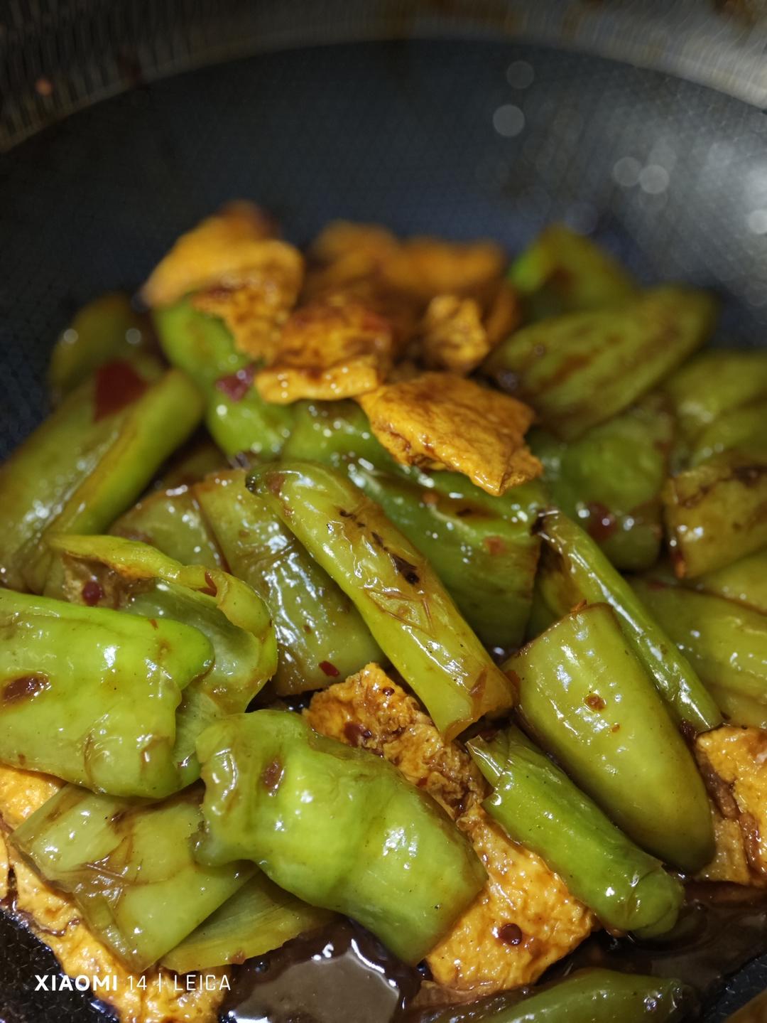 超级下饭的虎皮青椒炒鸡蛋！三碗饭都不够