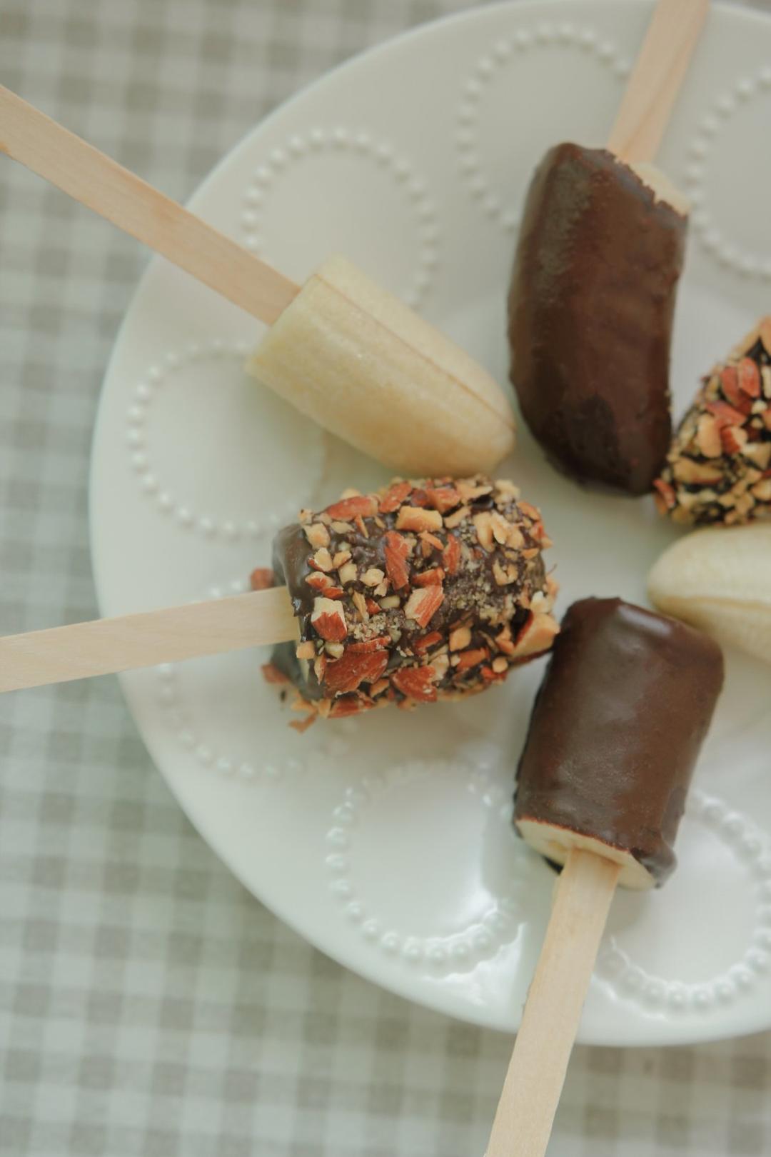 脆皮巧克力冻香蕉 frozen bananas（视频菜谱）