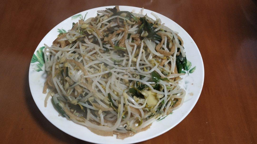 金丝银芽（绿豆芽炒馓子）