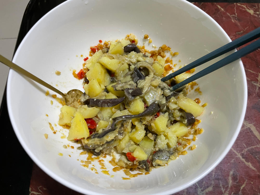 凉拌茄子土豆（饭菜一锅出）