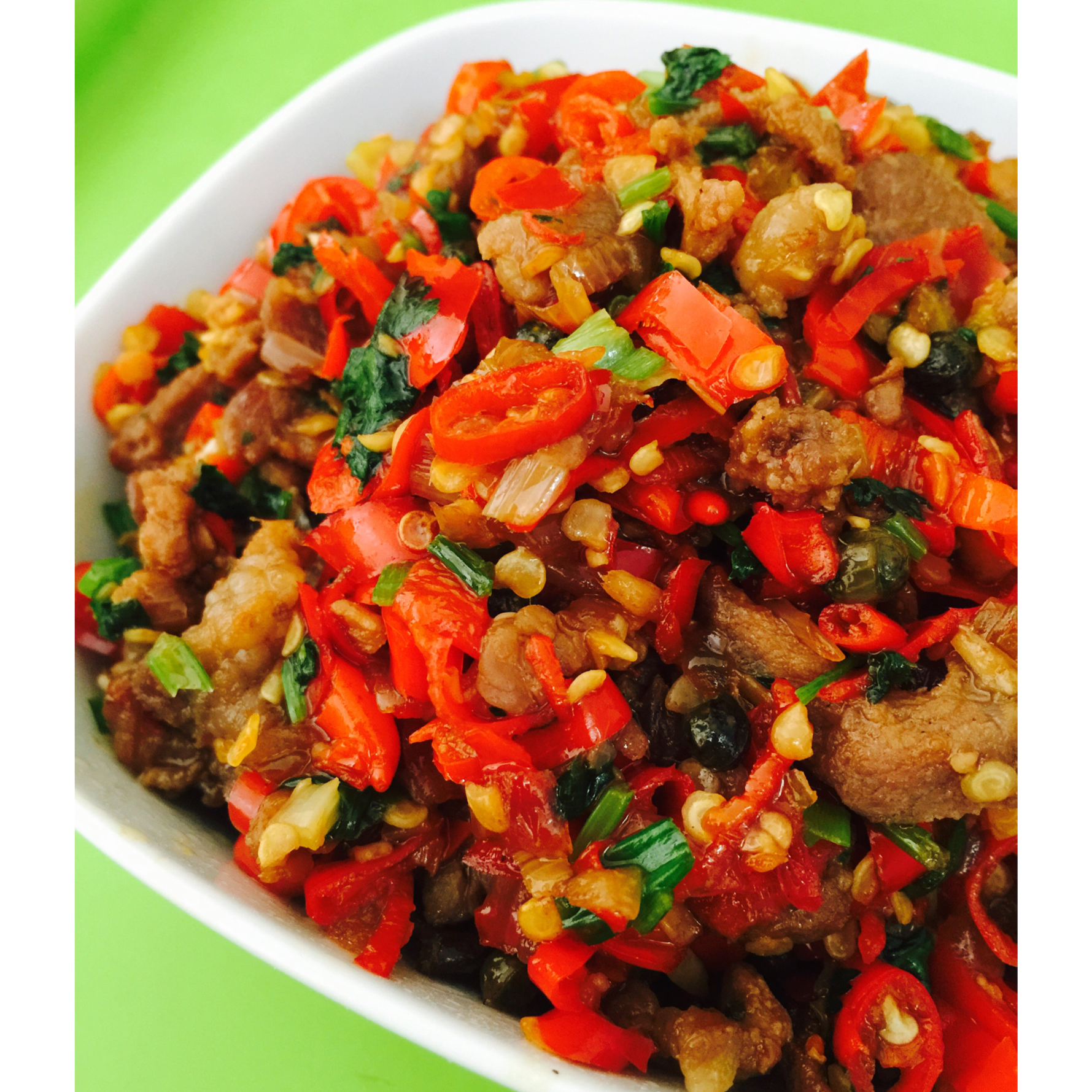 娢娢妈做的小米椒洋葱炒肉