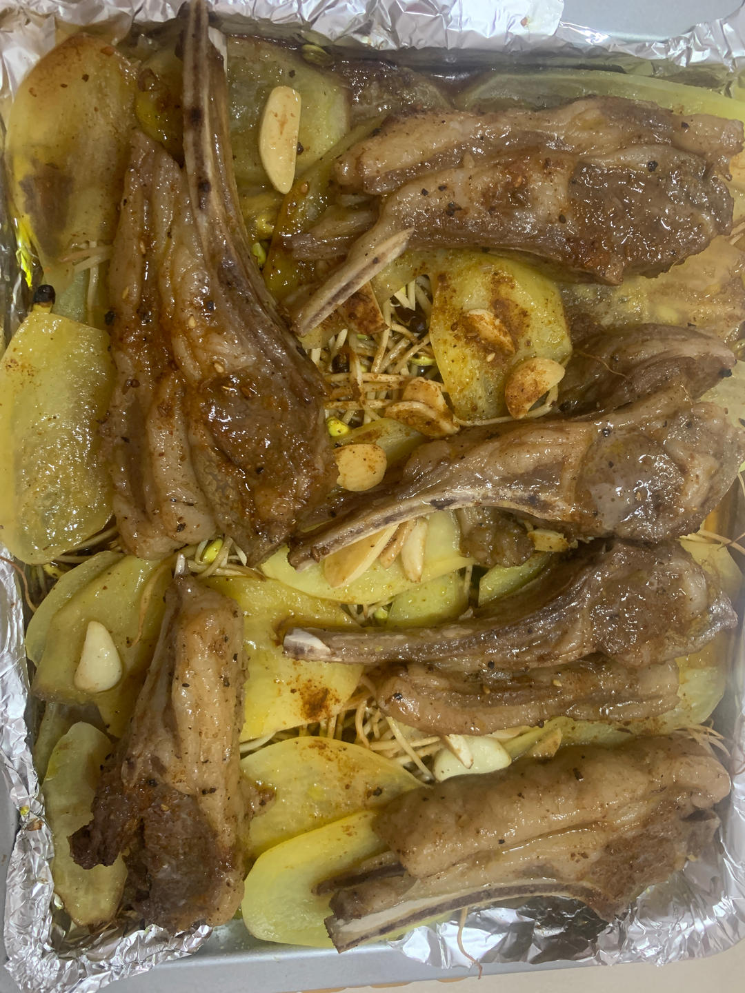 孜然羊排烤土豆