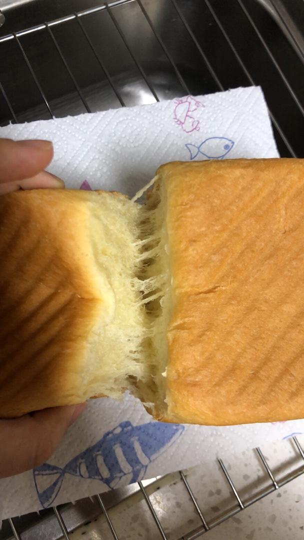 用烤箱自己做面包--手工牛奶吐司面包