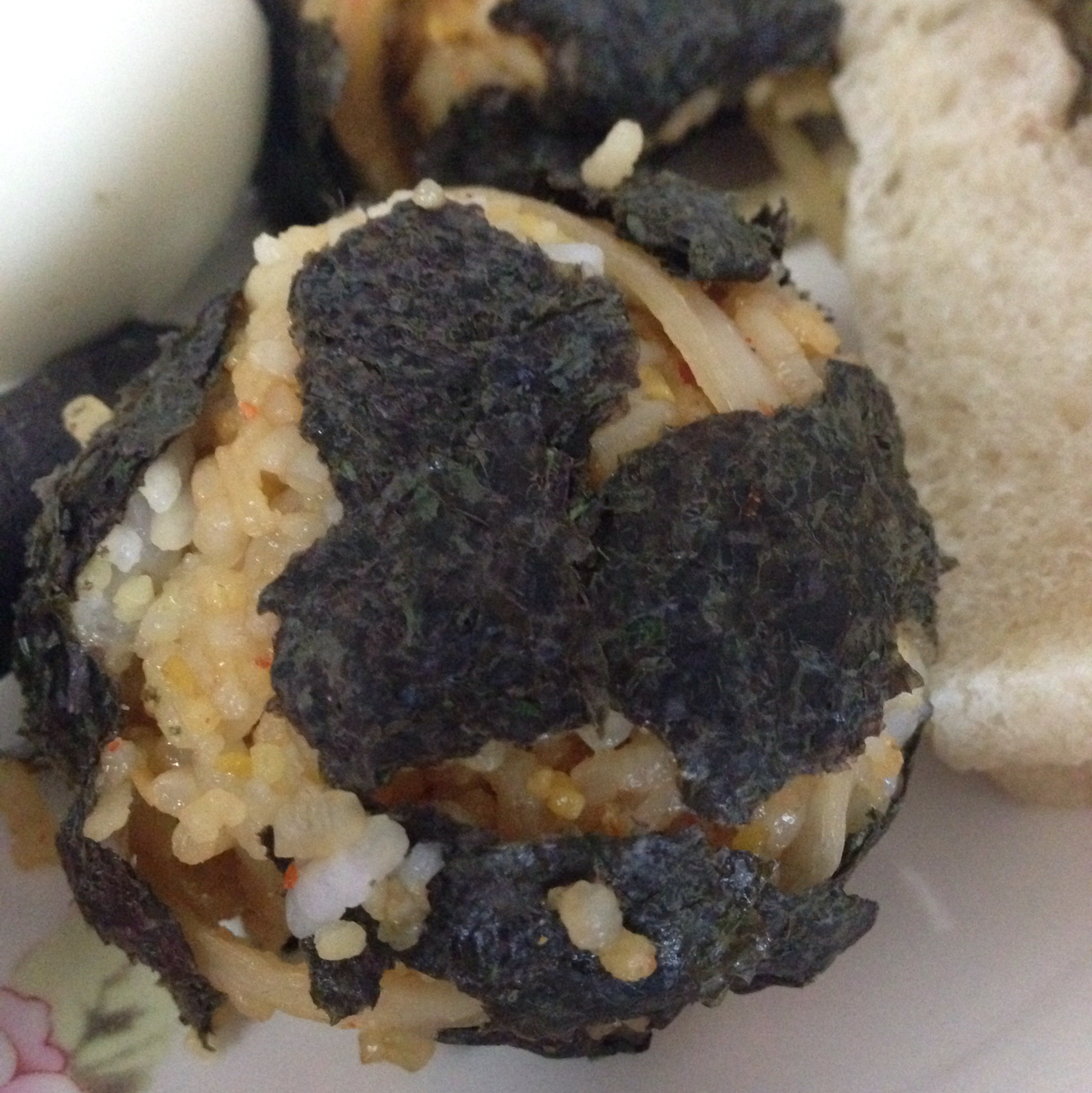 鱼籽酱紫菜饭团