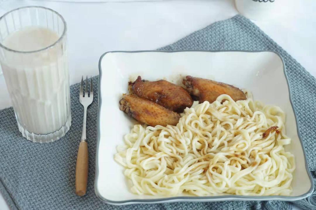 手工面条＆杏仁燕麦奶的做法