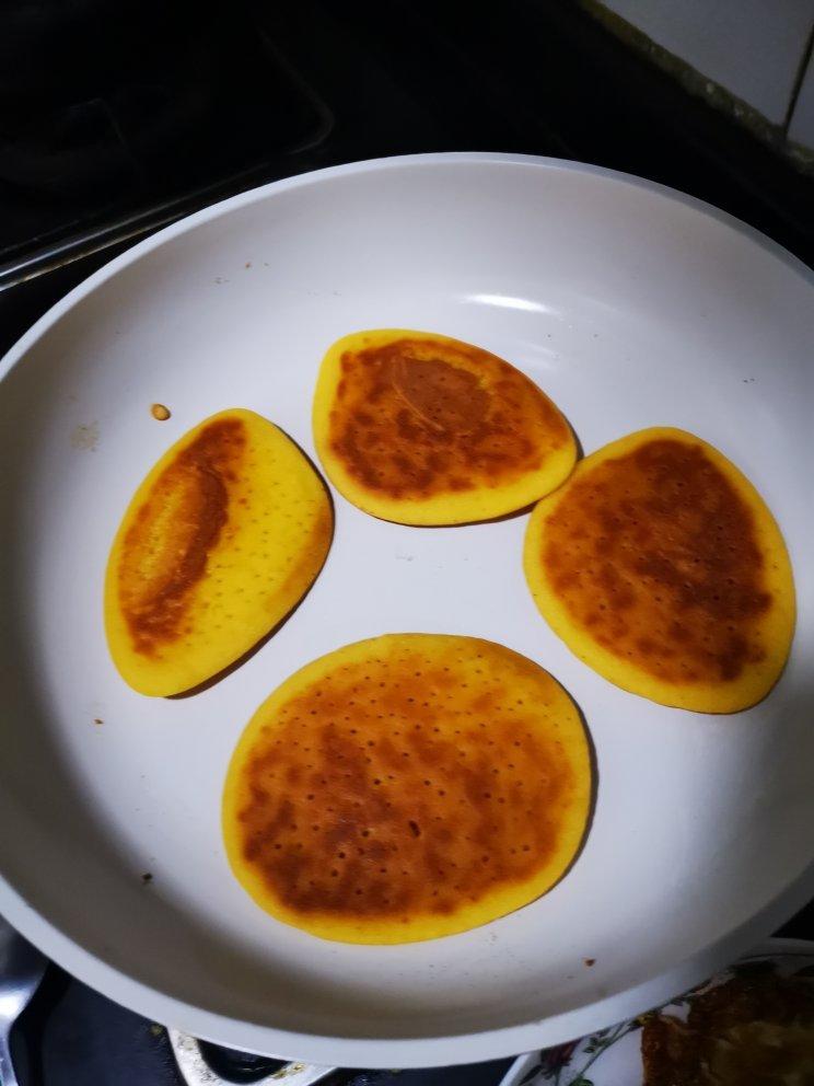 玉米面小饼子