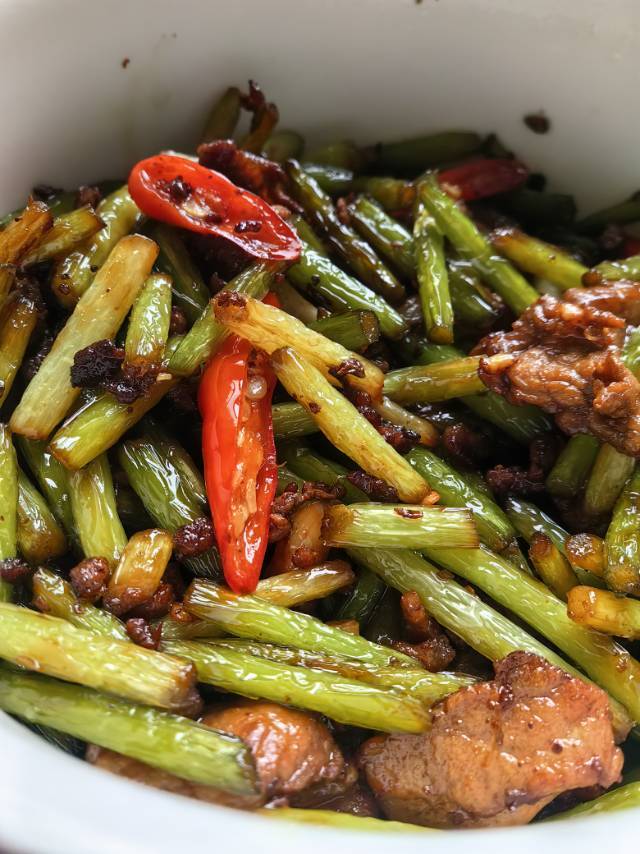 湖南人的家常菜-蒜苗（蒜苔）炒肉