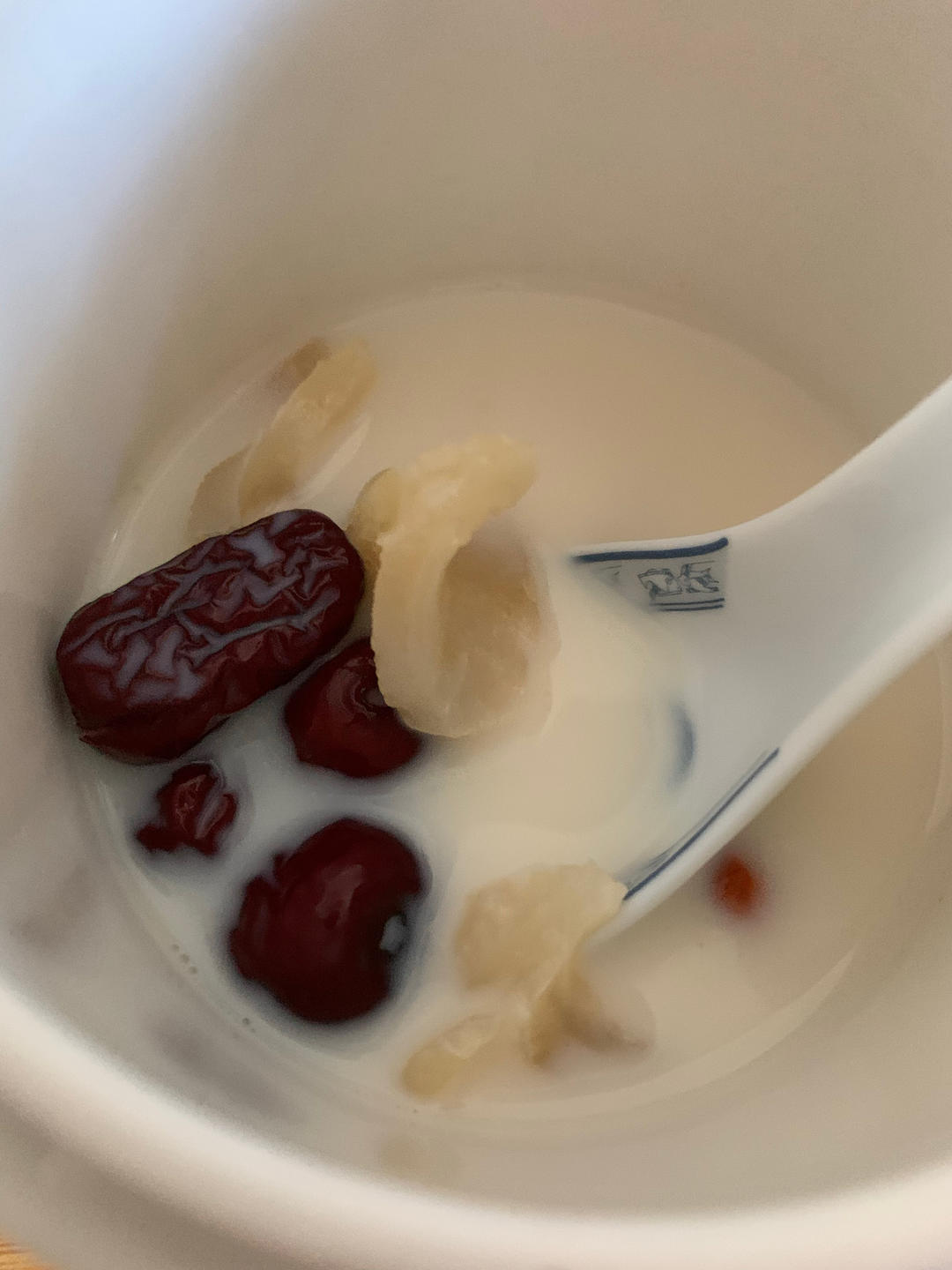 花胶炖牛奶