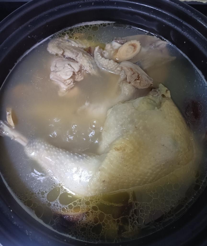 小母鸡（未下蛋的土鸡）炖汤