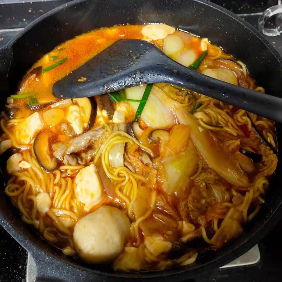 冬季必喝！豆腐泡菜锅！暖暖的！