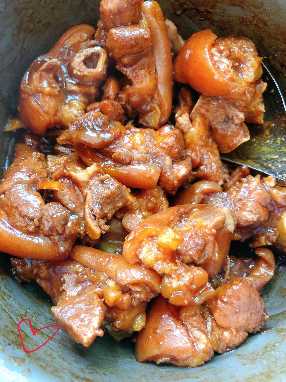 酱猪蹄小黄人蛋糕糖姜片木耳焖鸡红豆薏米竹荪冬瓜丸子汤草鱼鱼丸豆腐