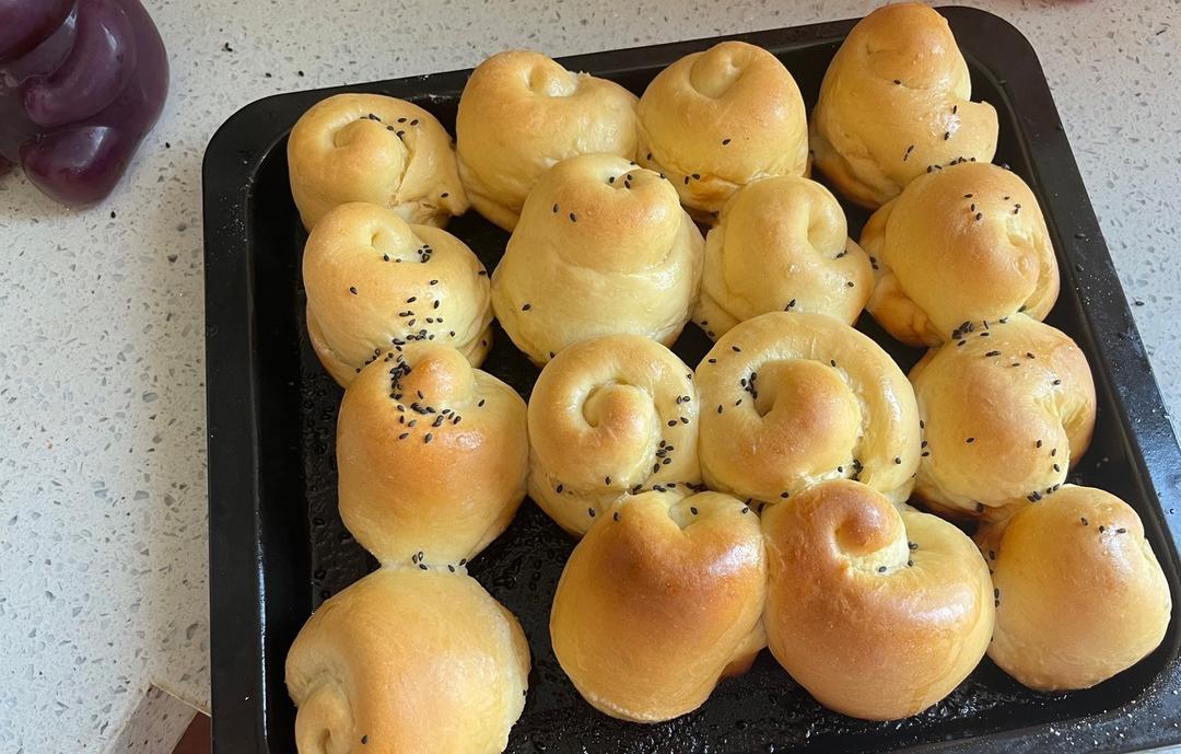 蜂蜜脆底小面包的做法