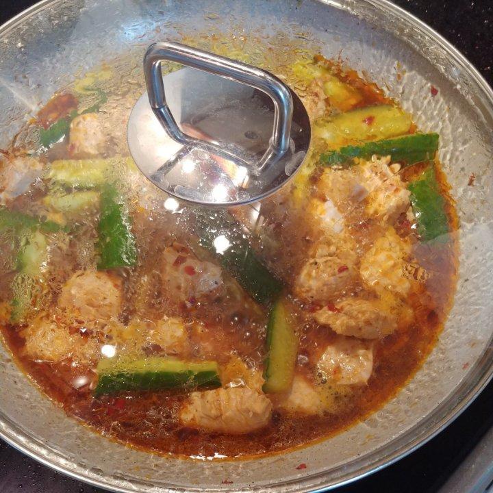 鸡肉闷黄瓜