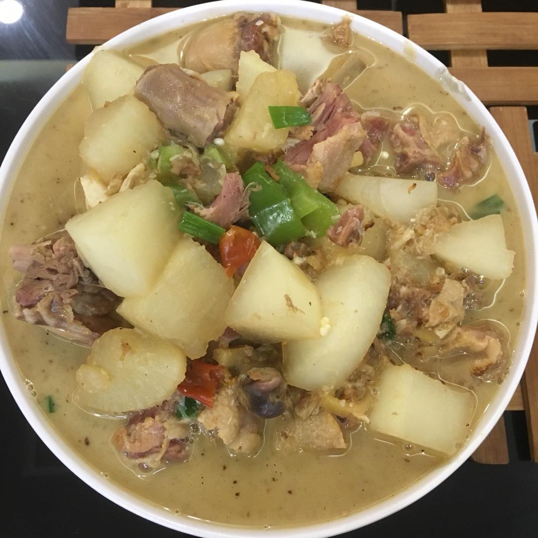 诶乌索蕾德做的板鸭萝卜煲