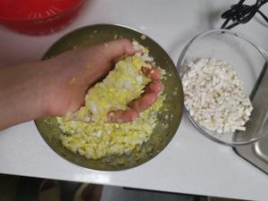 新手都可以做好吃的杏鲍菇猪肉白菜馅饼的做法 步骤3