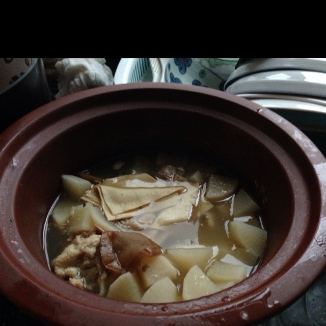 鸡汤煨萝卜