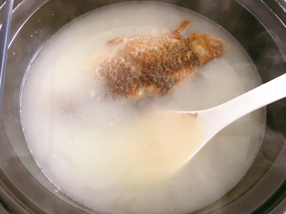 香浓鲫鱼汤