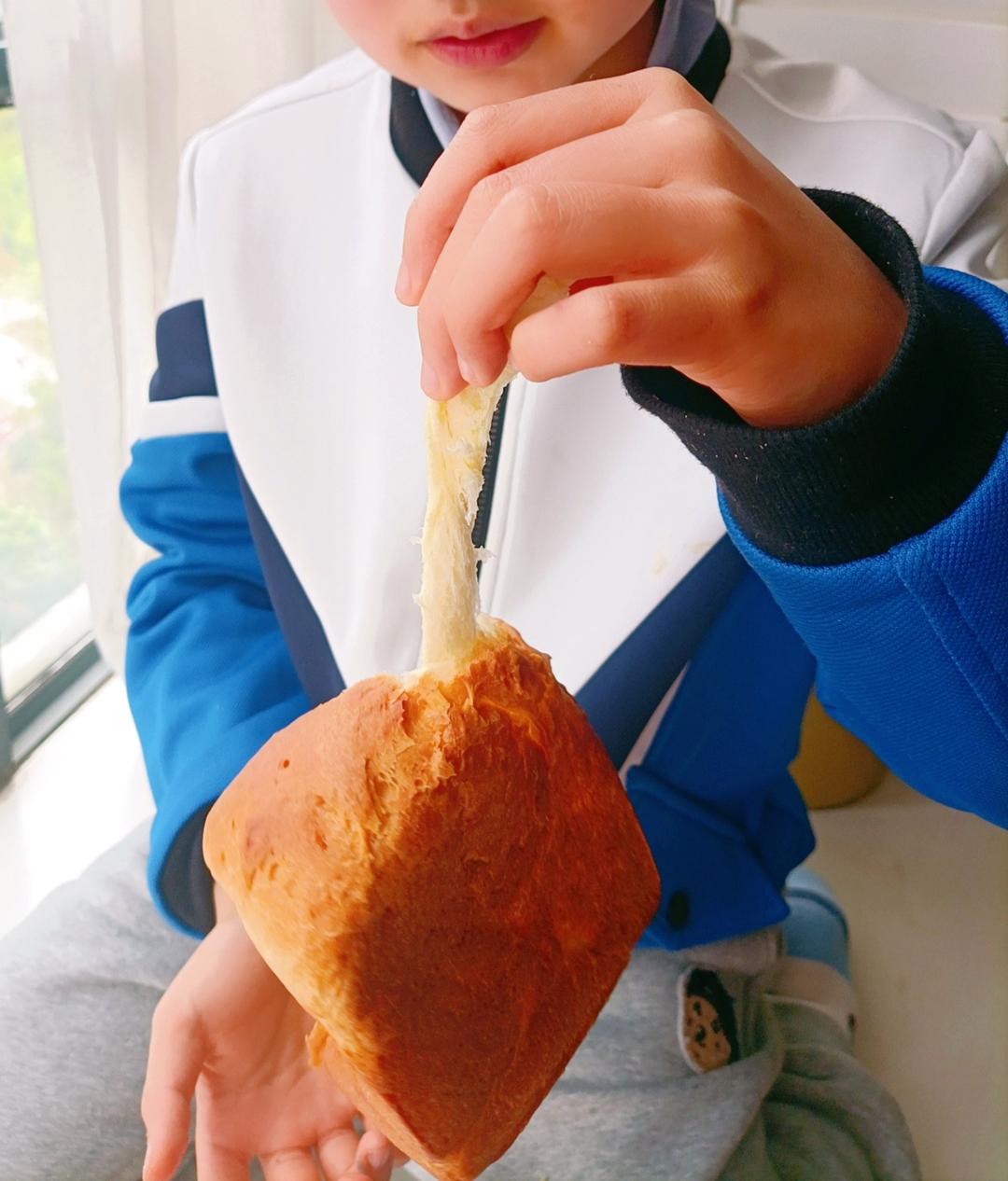 奶香纯粹的重料淡奶油吐司