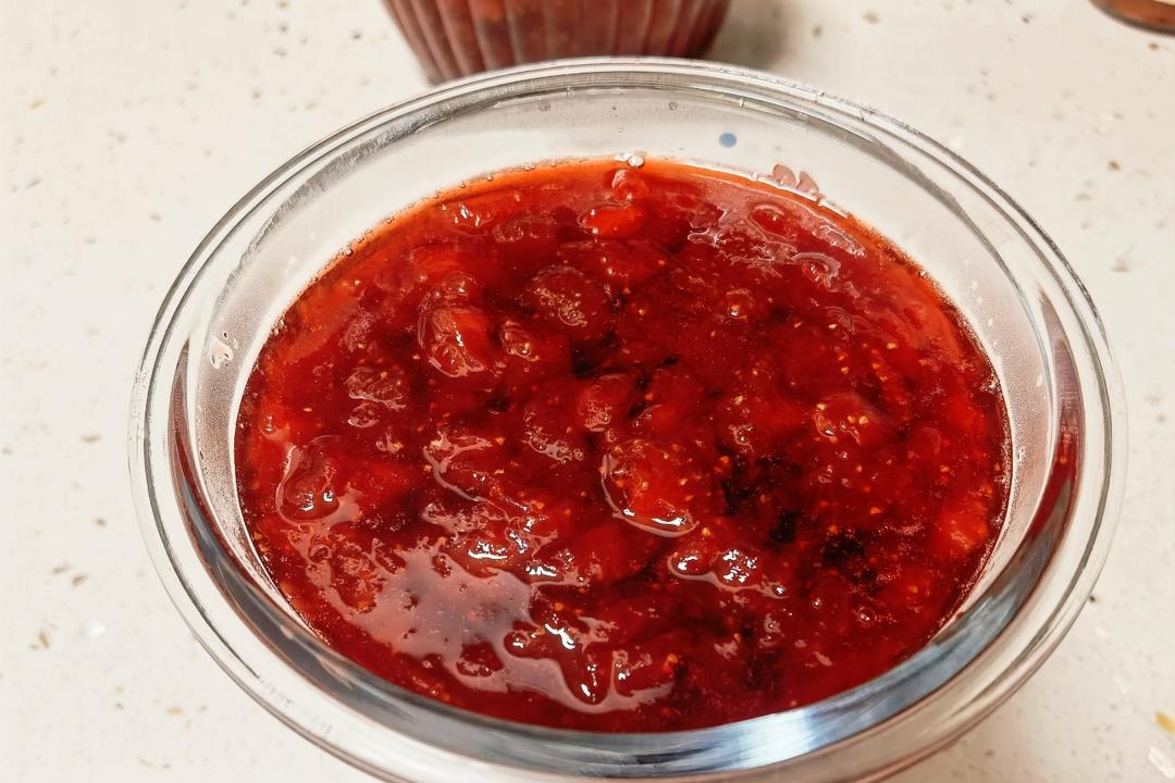 自制草莓酱（孩子爱吃的不得了）