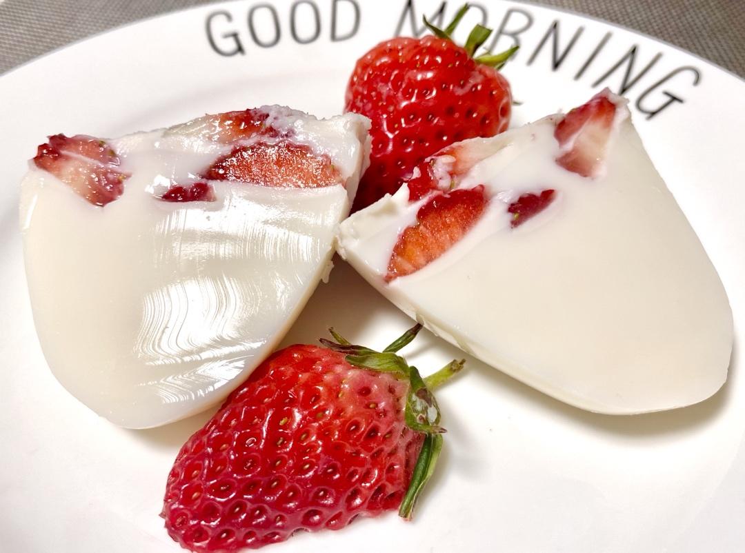草莓🍓奶冻
