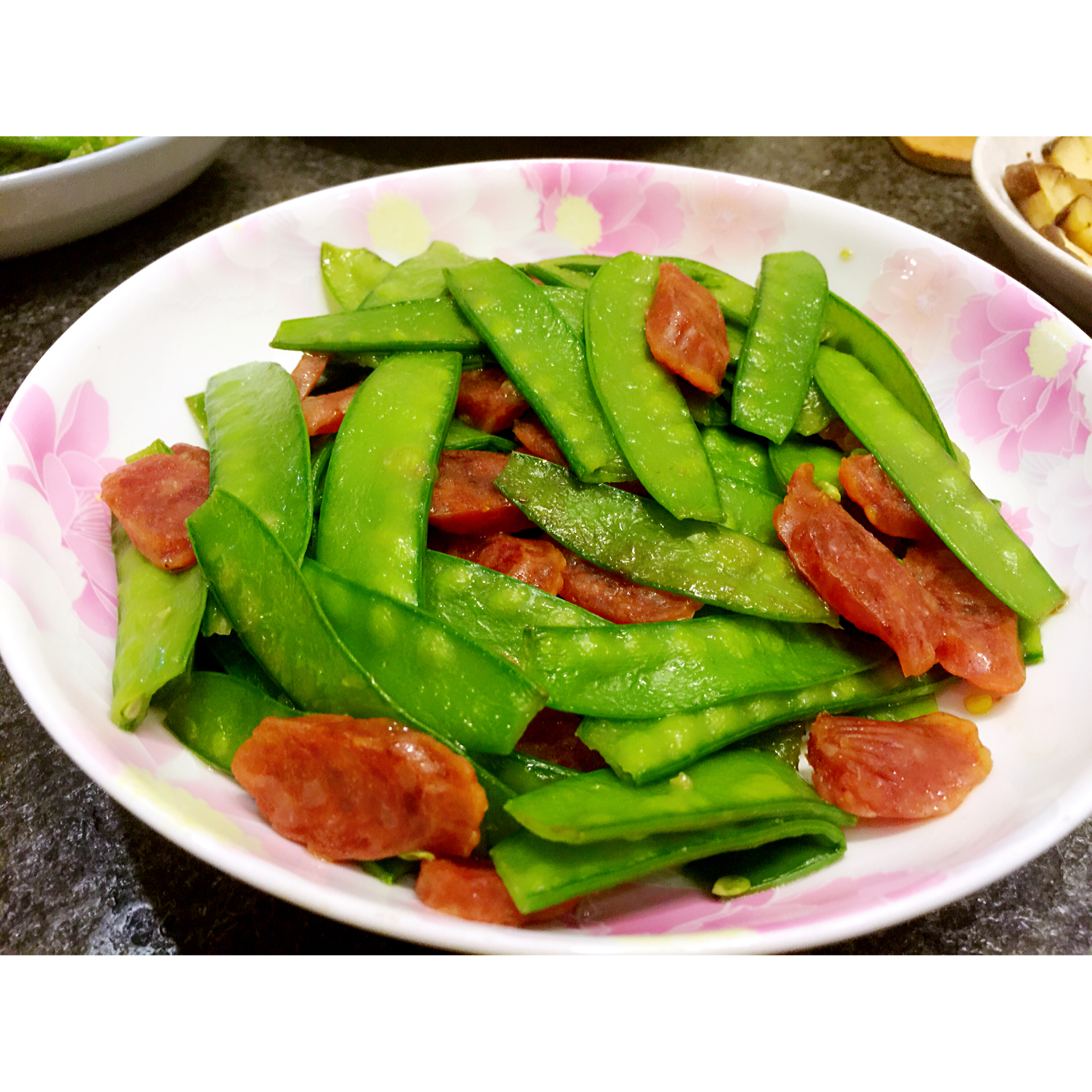 腊肠炒荷兰豆