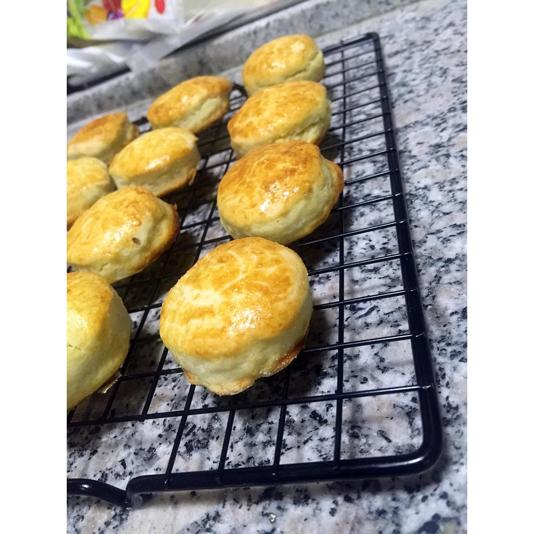 【视频】3分钟 奶油司康Scone(可能是世界上最快手的司康) 消耗淡奶油～