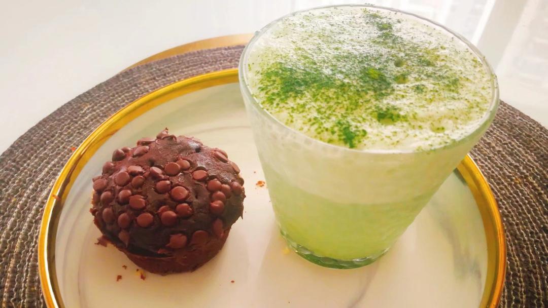 最简单的抹茶奶茶奶昔星冰乐味道不好你可以打我
