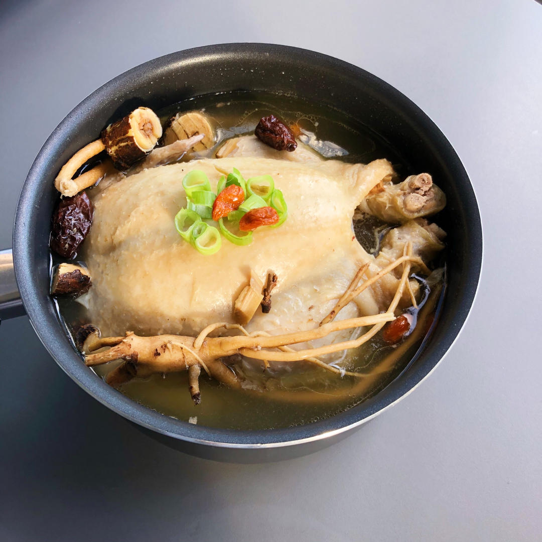 亚古巴达做的曼食慢语韩式参鸡汤