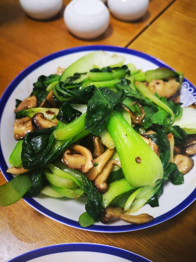 简易版香菇扒油菜