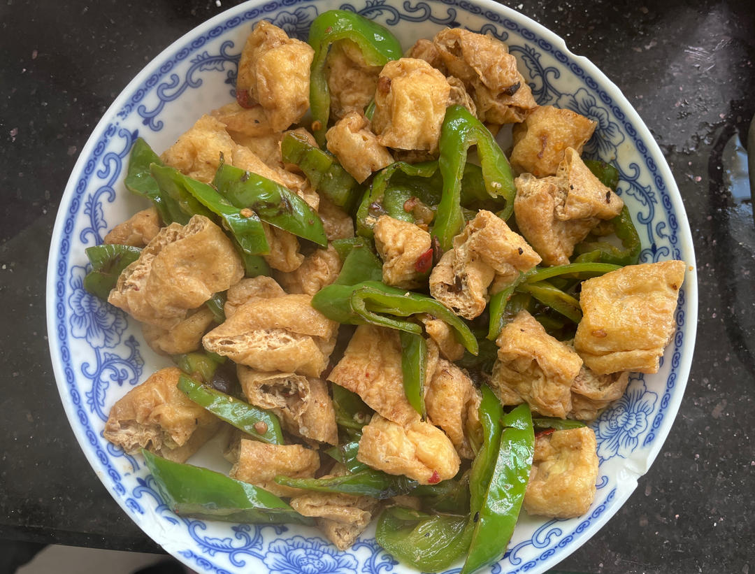 酱汁浓郁！一口爆汁的尖椒炒豆泡！