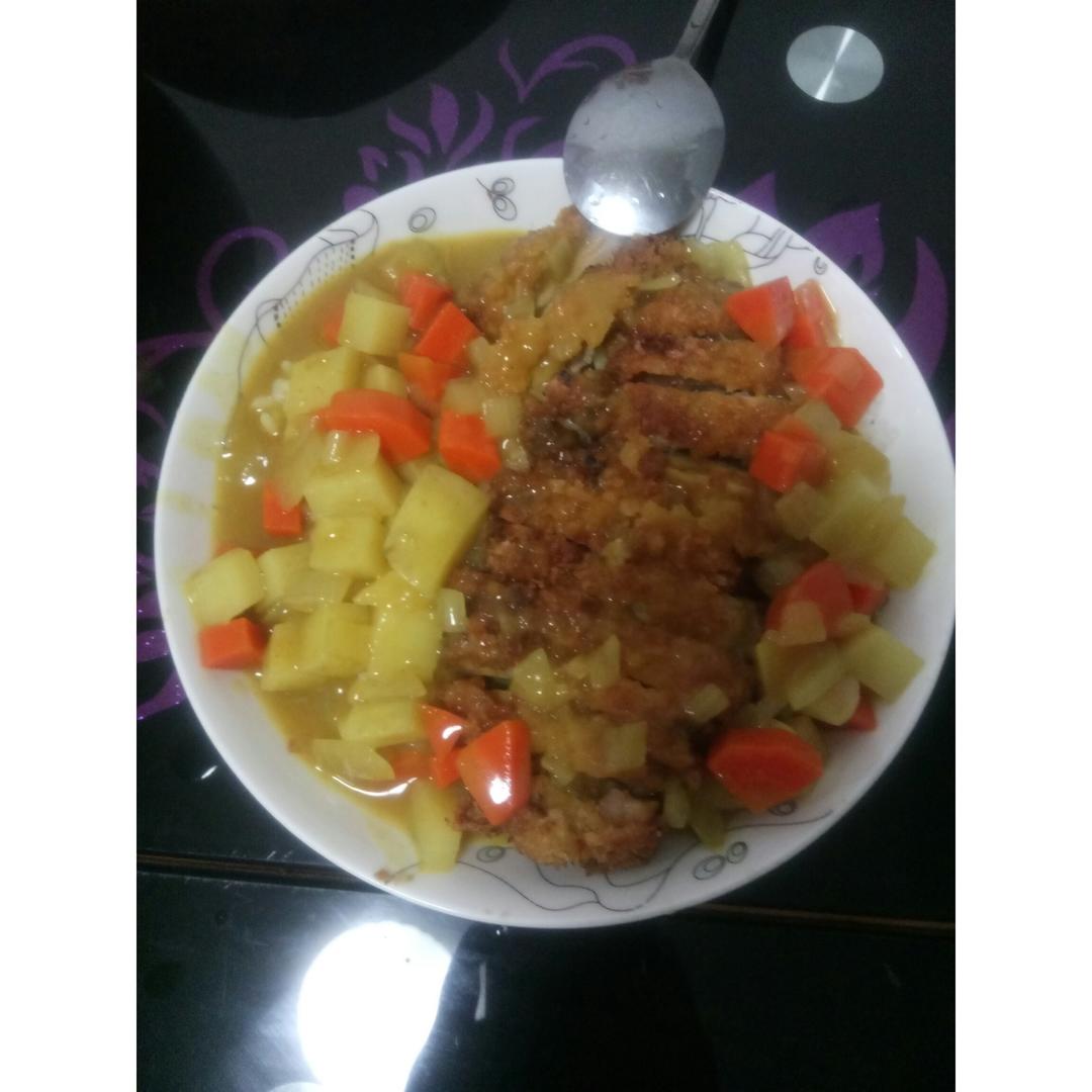 炸鸡排咖喱饭