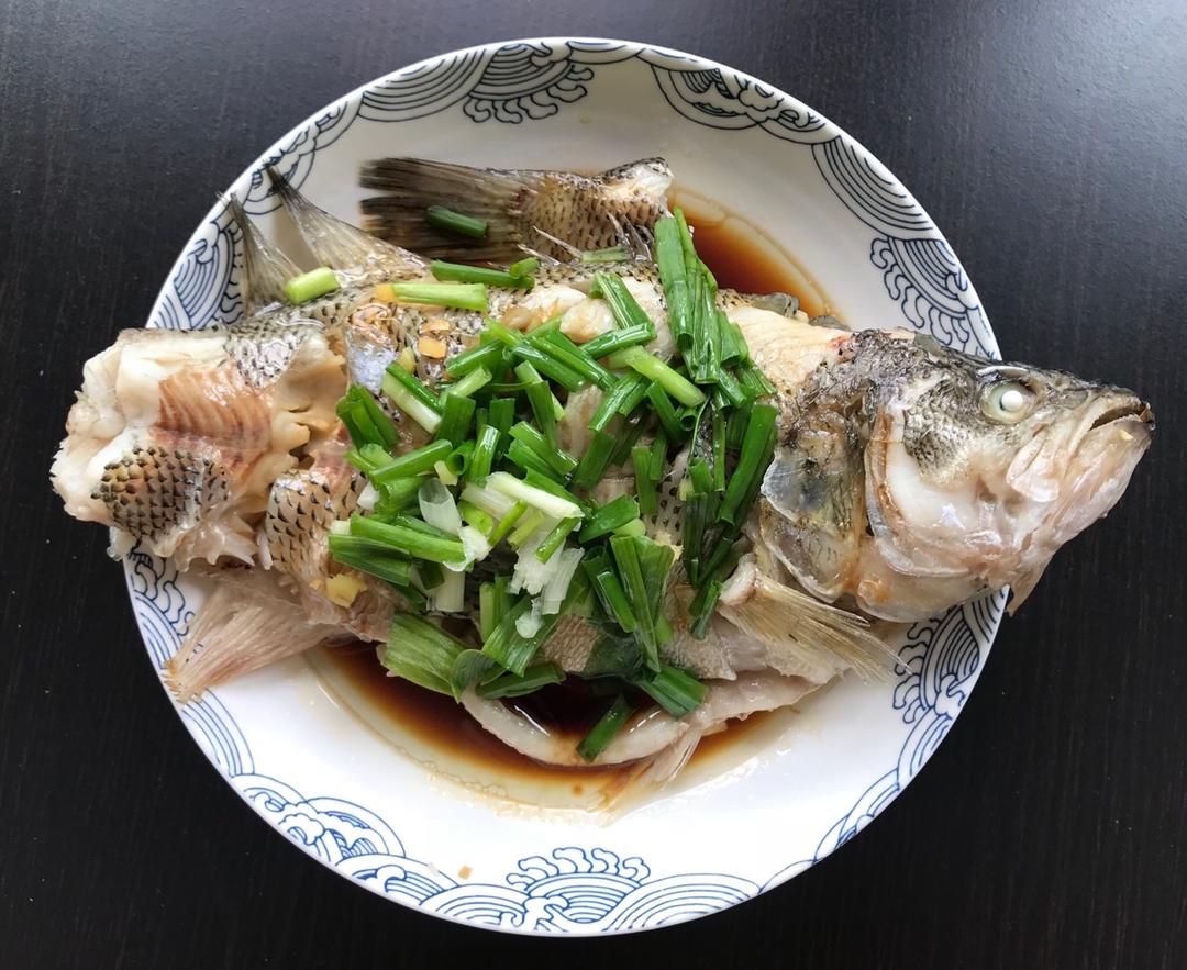 蒸鲈鱼