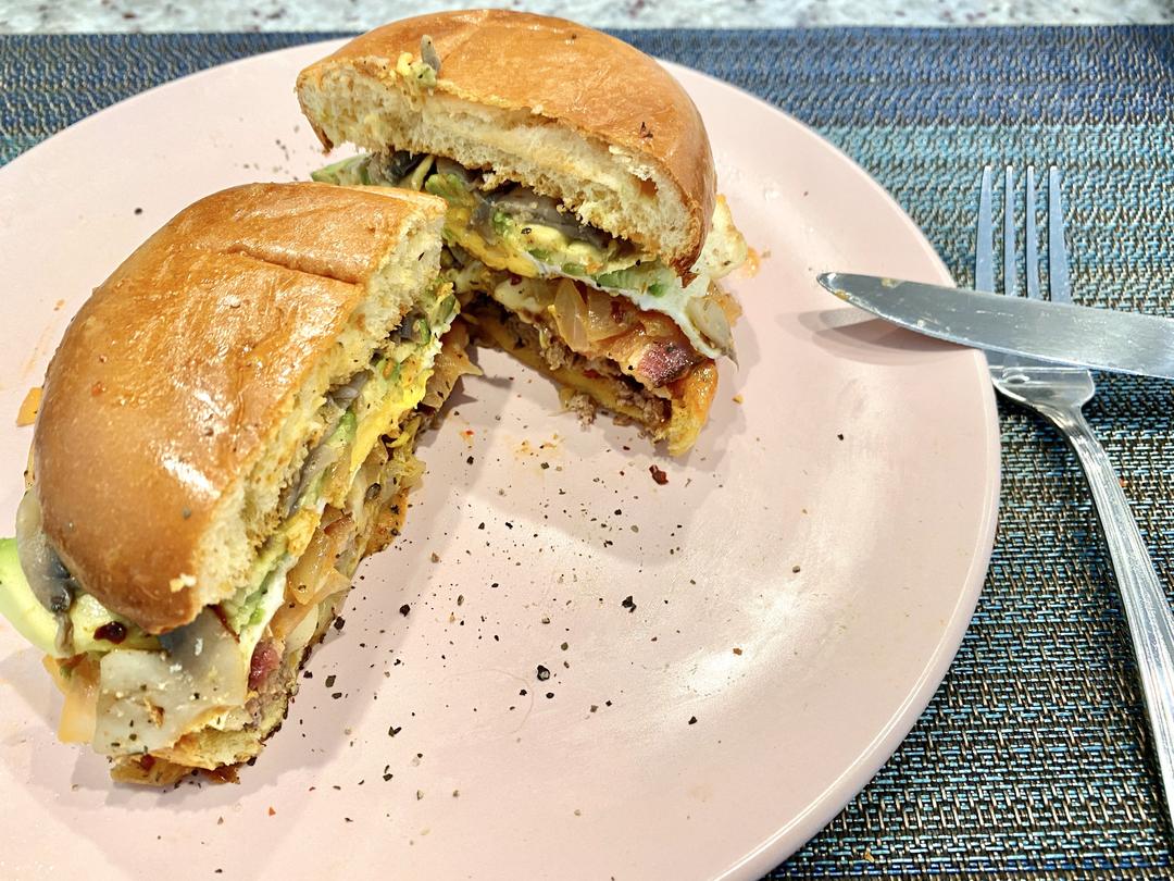 牛肉蔬菜芝士汉堡（Beef patty& Vege Cheese Burger)的做法