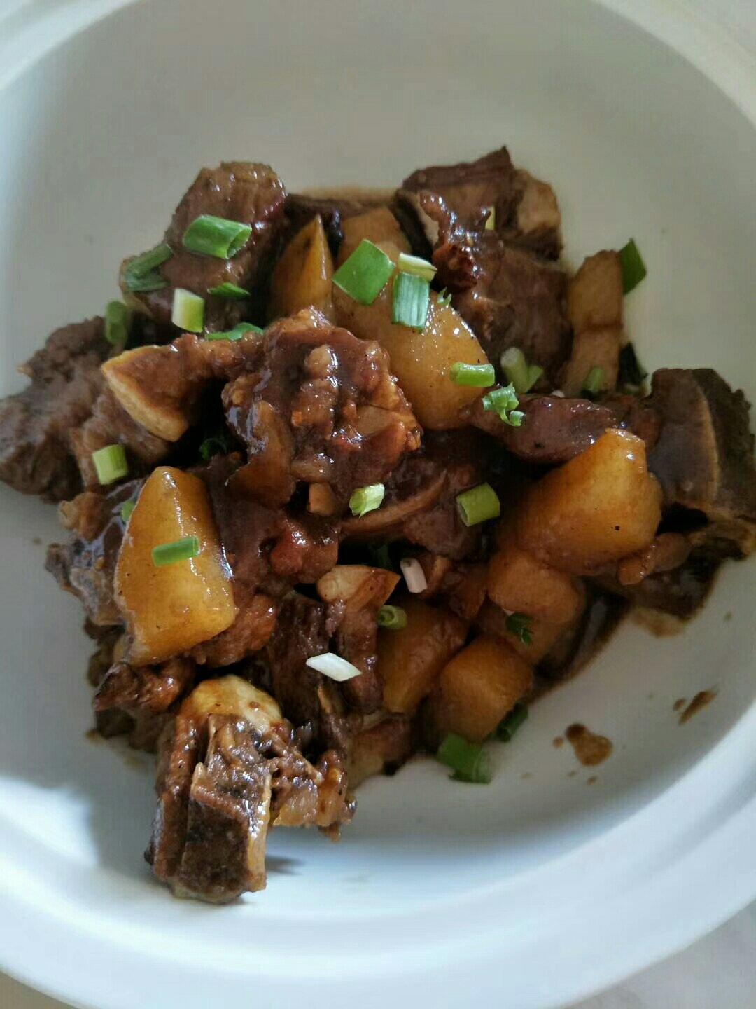 土豆烧排骨