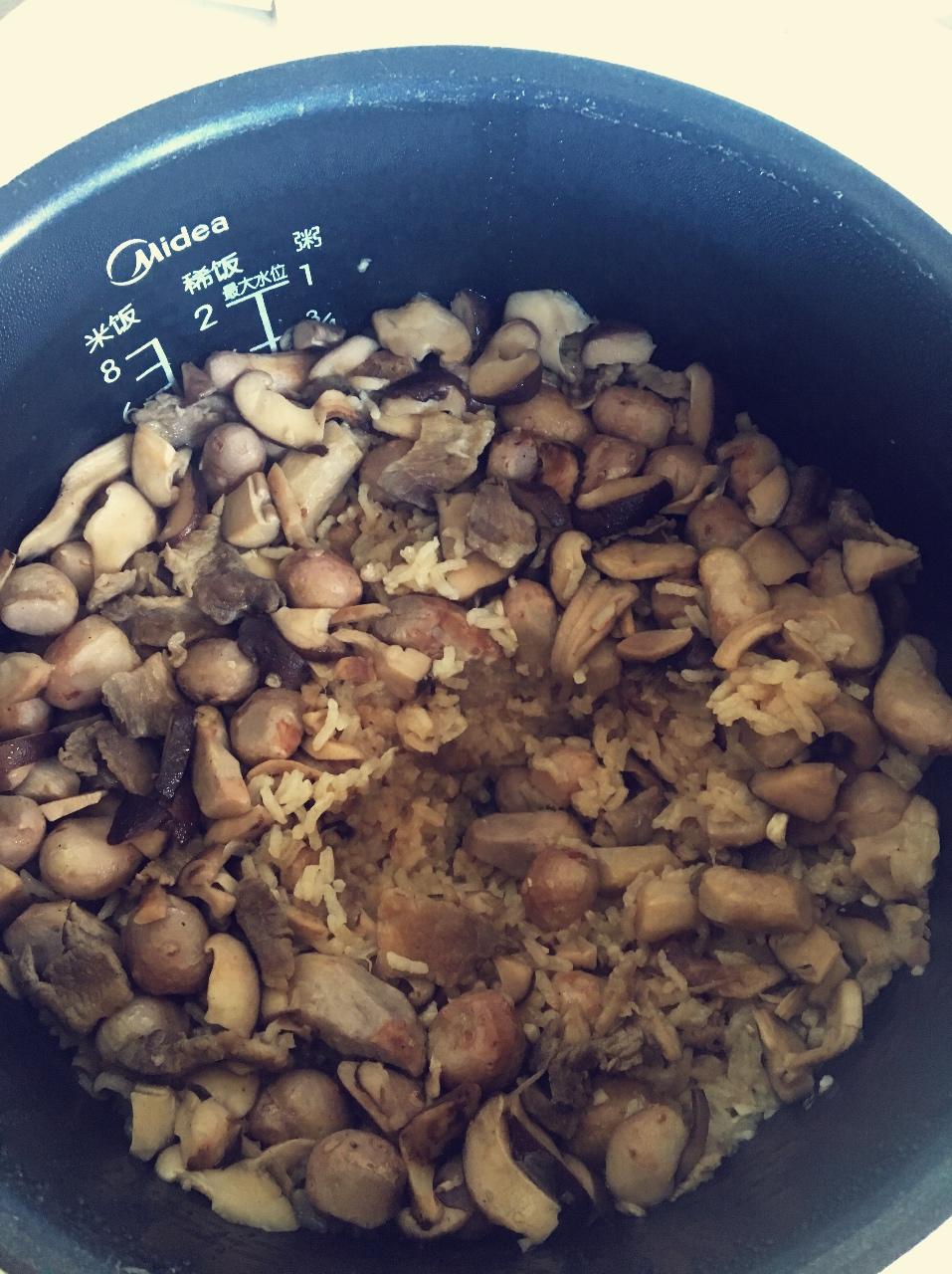 香菇芋头炊饭