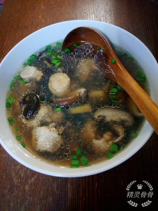 鲜美的花菇干贝炖鸡汤（鸡翅中版）的做法
