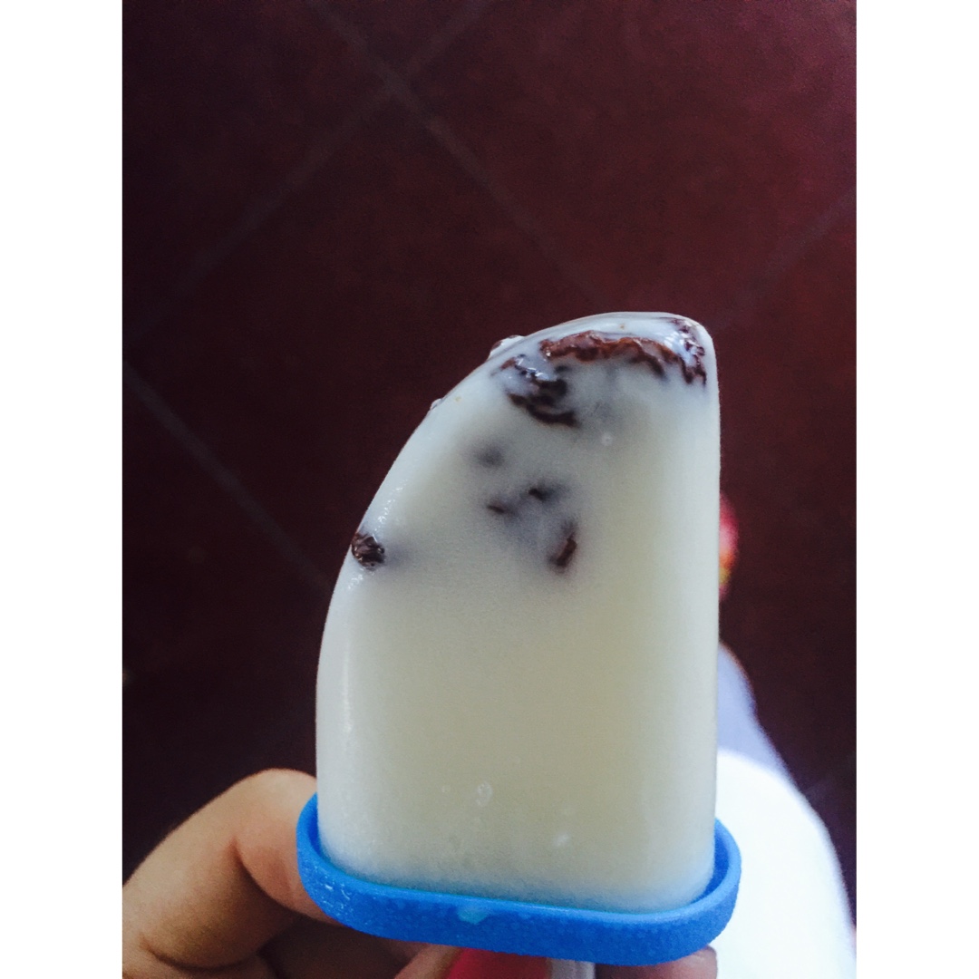 牛奶葡萄干冰淇淋